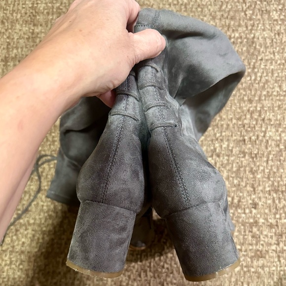 Steve Madden Elegant Gray Over-the-Knee Suede Boots Size 9.5 - Picture 5 of 8